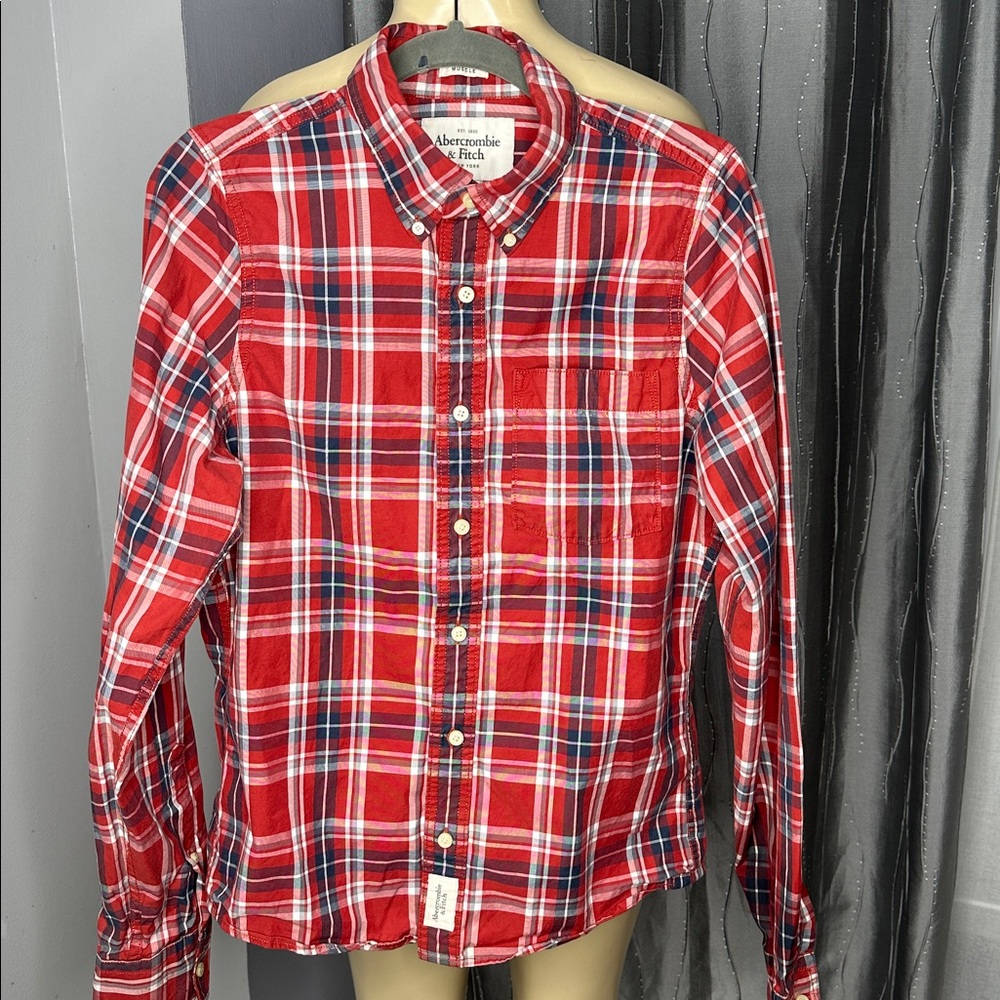 Abercrombie & Fitch Men’s Sz M Red and Blue Checkered Shirt